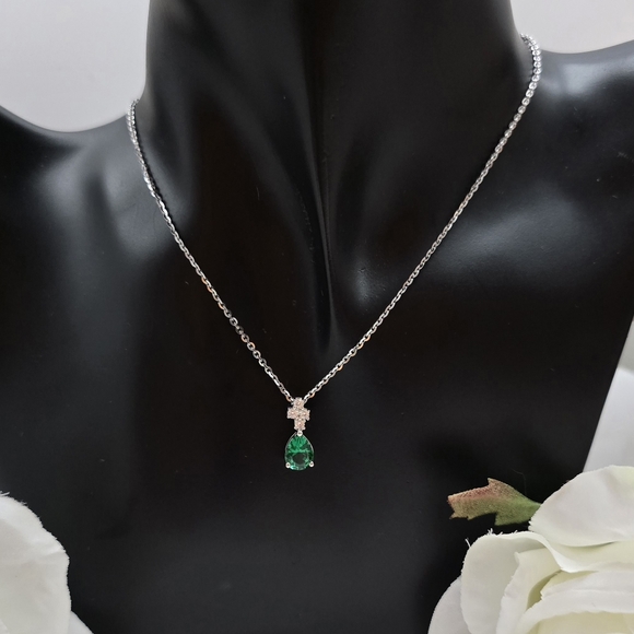 ❤️ CLUSTER STERLING SILVER NECKLACE - Picture 2 of 4